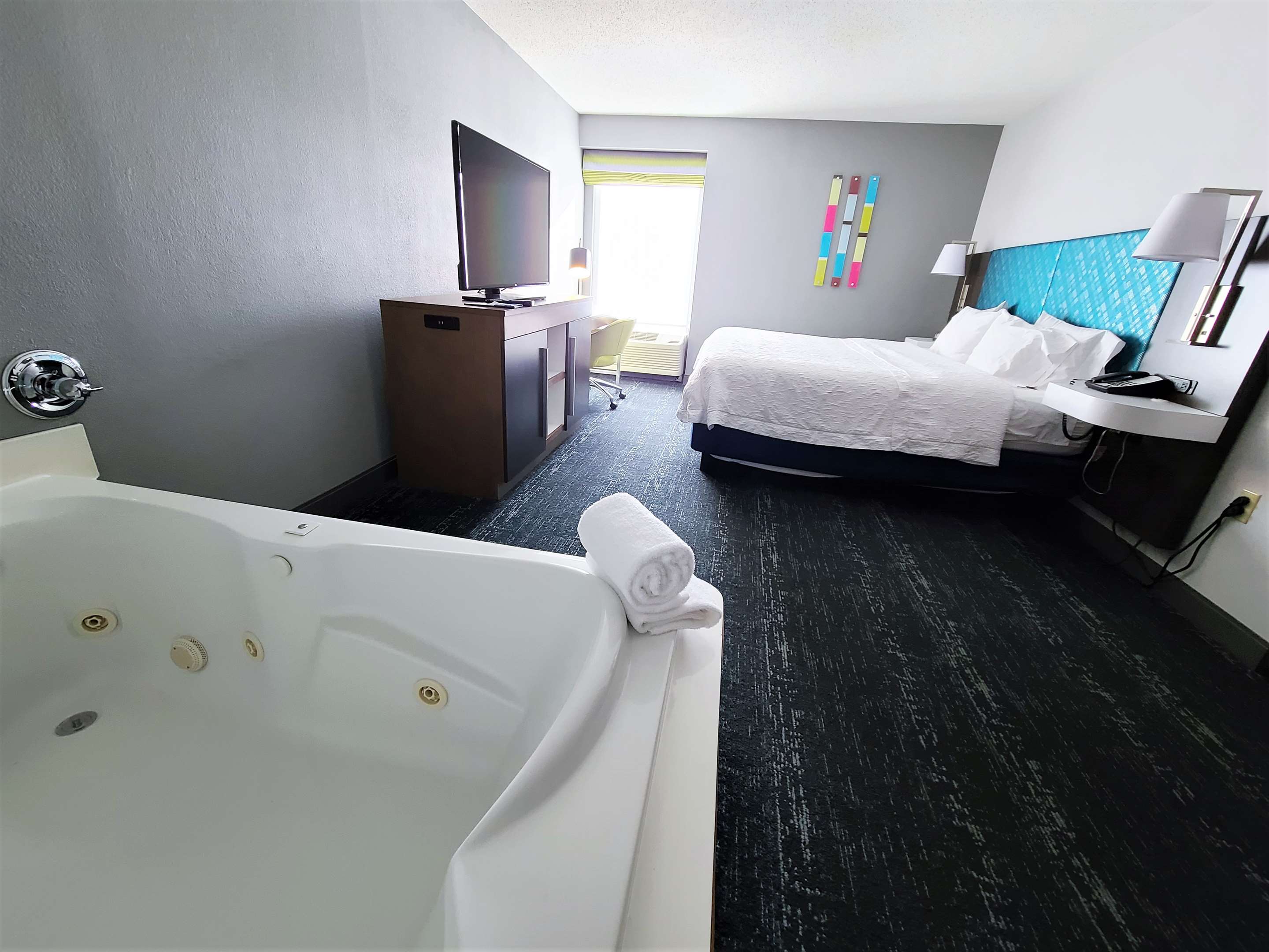 1 King Bed 1 Bedroom Whirlpool Suite