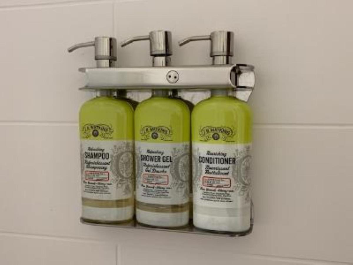 Queen Room - Disability Access Roll in Shower/Non-Smoking