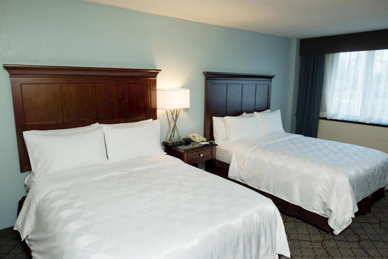 Standard Queen Room with Two Queen Beds - Non-Smoking