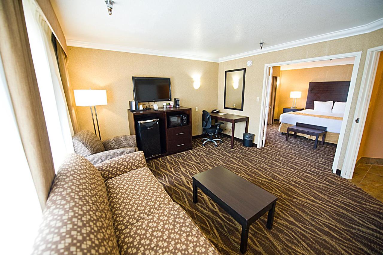 Executive King Suite Accessible 