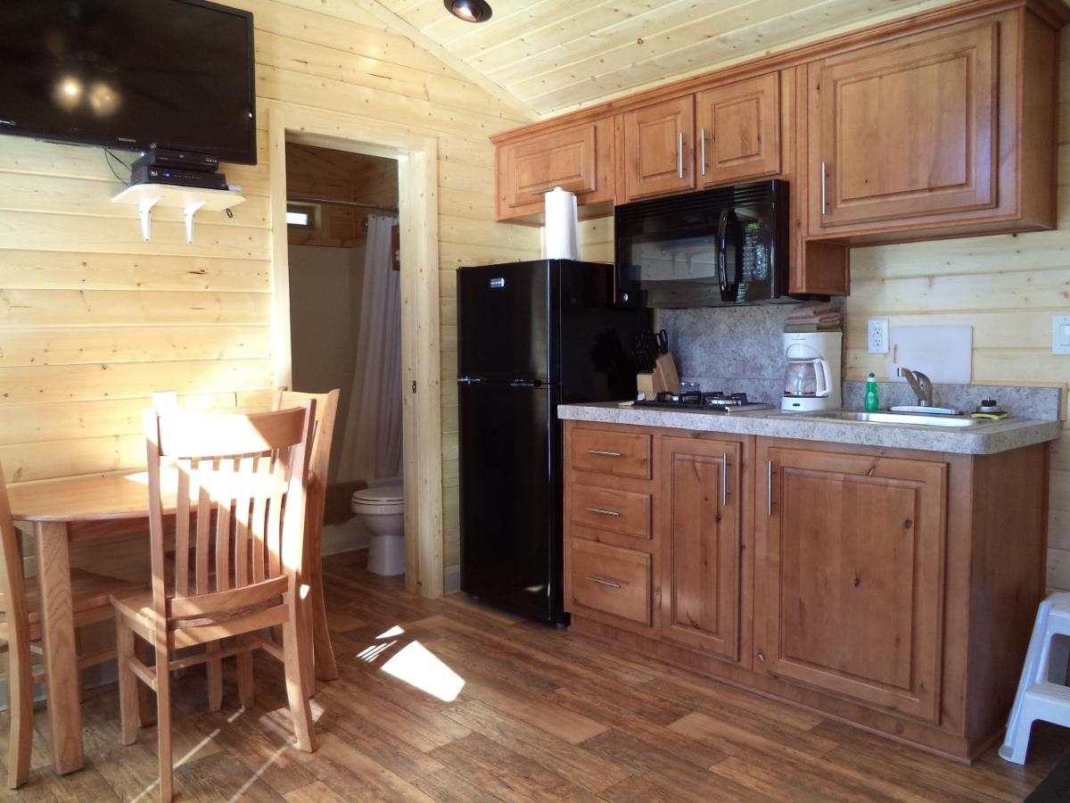 One-Bedroom Cabin