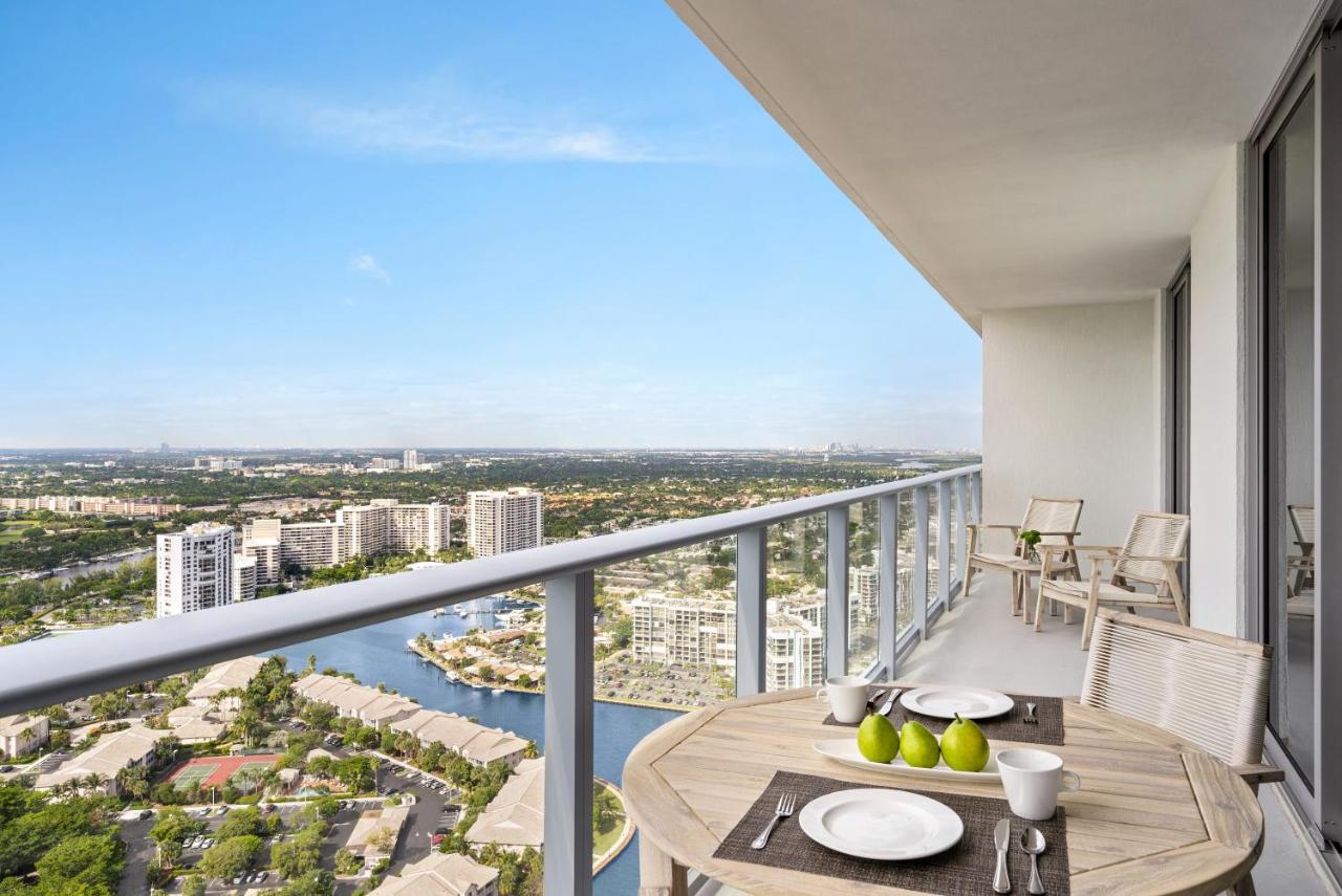 3 Bedroom Suite Intracoastal/City View-ADA with Kitchen