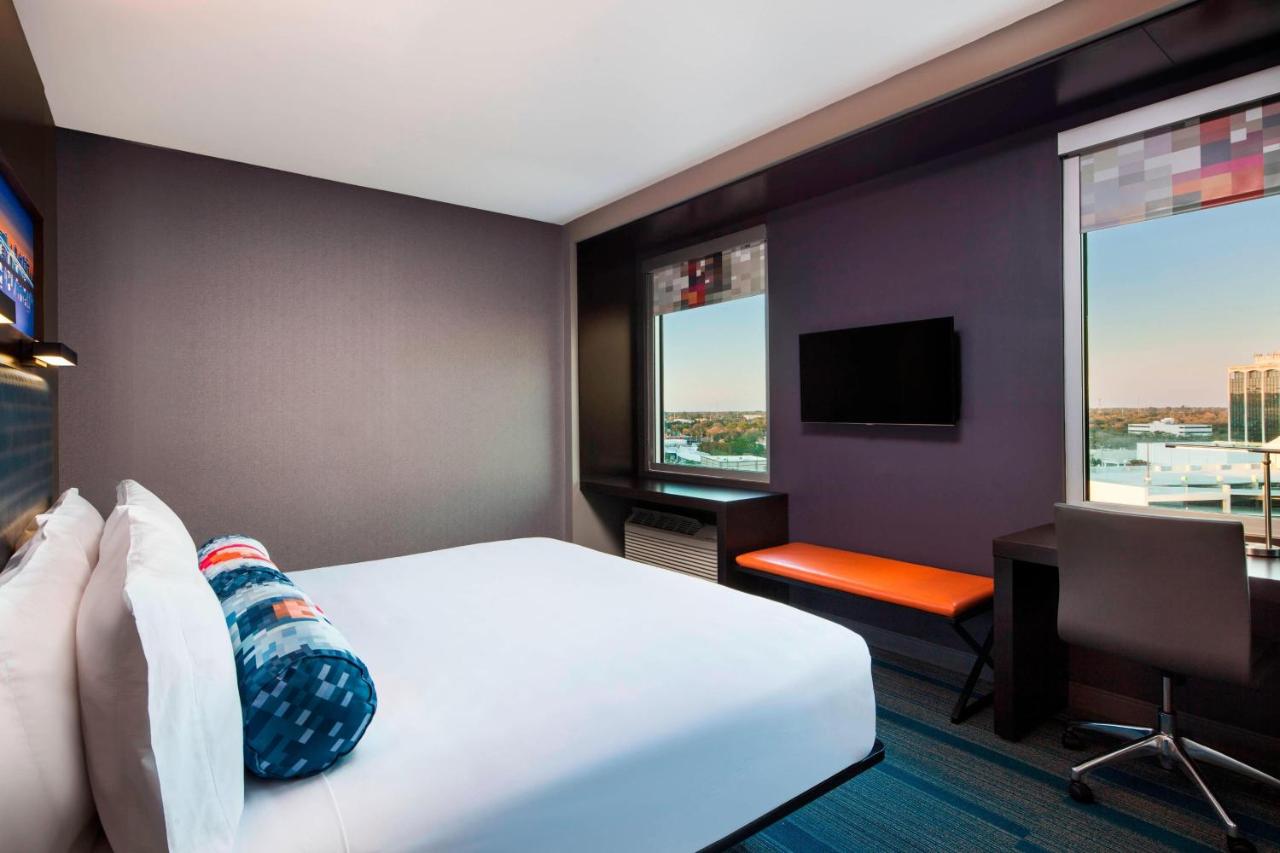 Aloft King Room