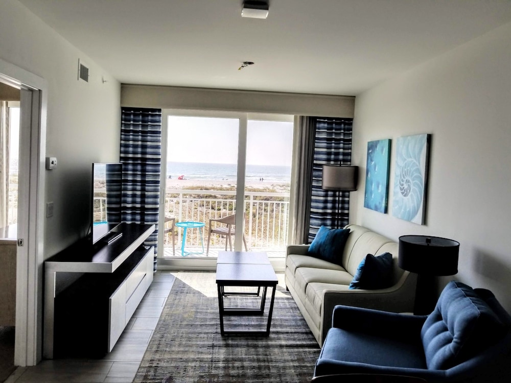 2 Bedroom 2 Bathroom Gulf Front Suite