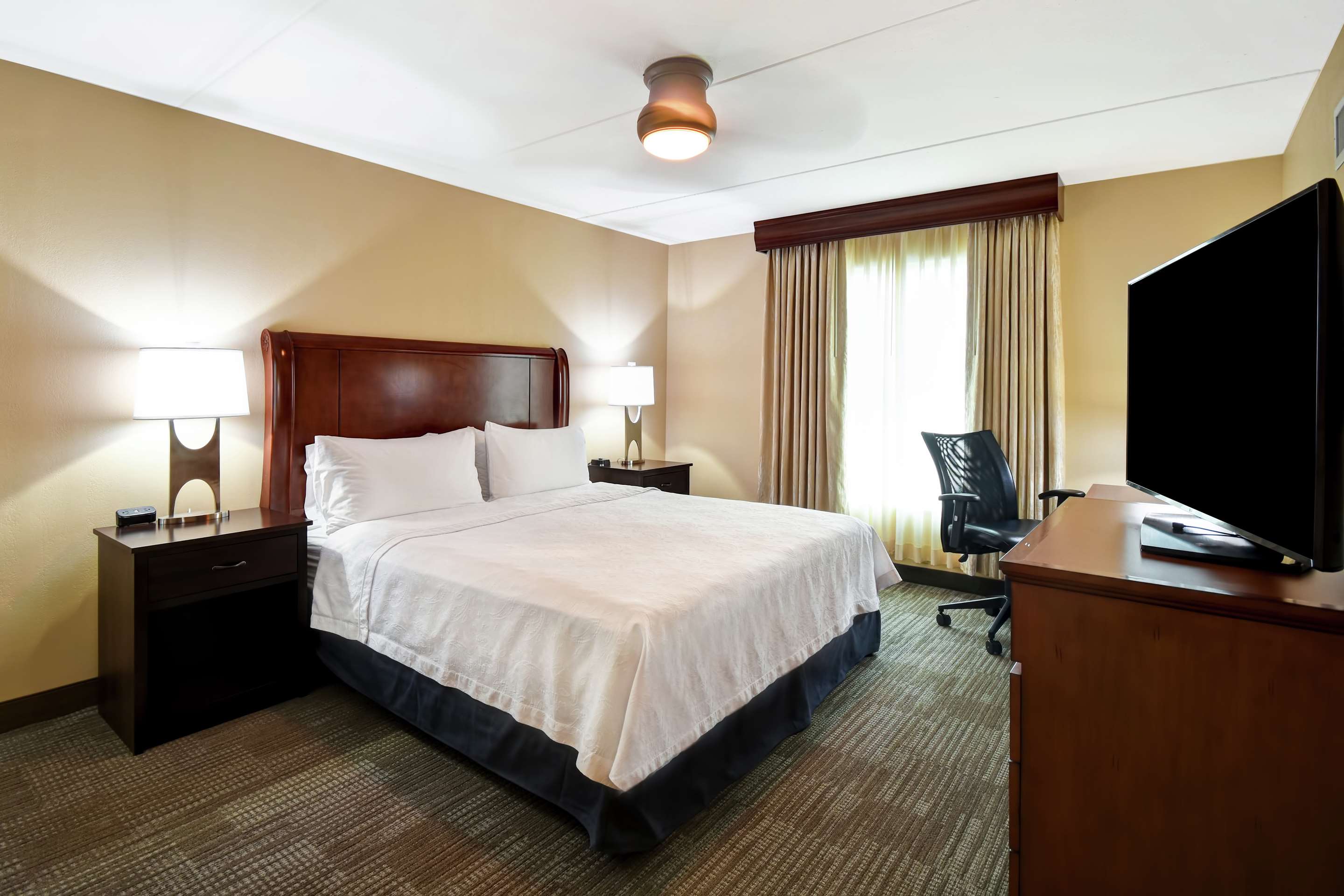 1 King Bed 1 Bedroom Suite + 1 King Bed 1 Bedroom Suite