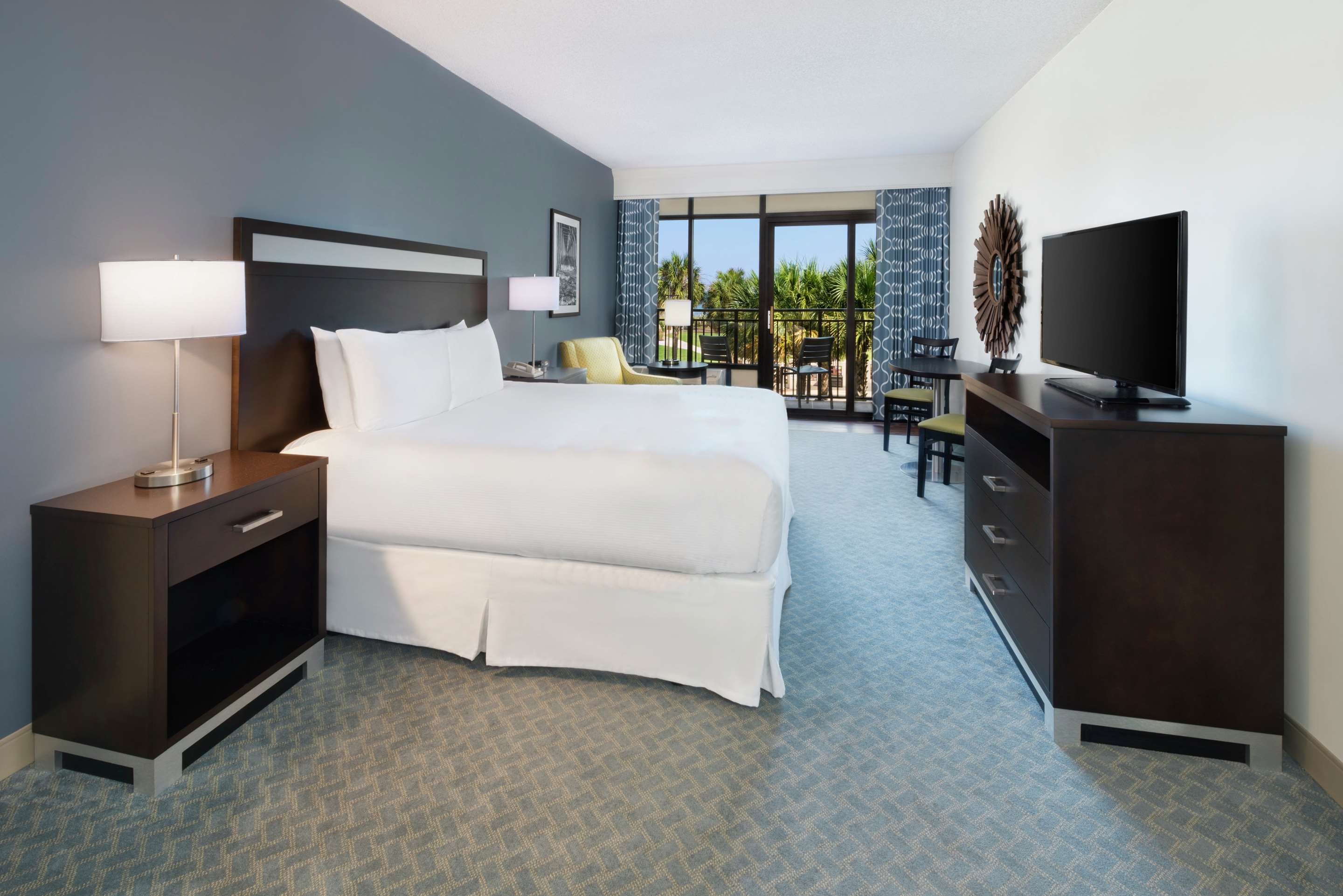 1 King Bed 2 Room Oceanview Suite2 options