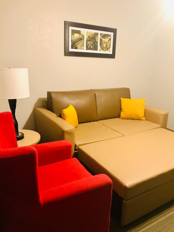 One-Bedroom Queen Suite - Disability Access/Non-Smoking