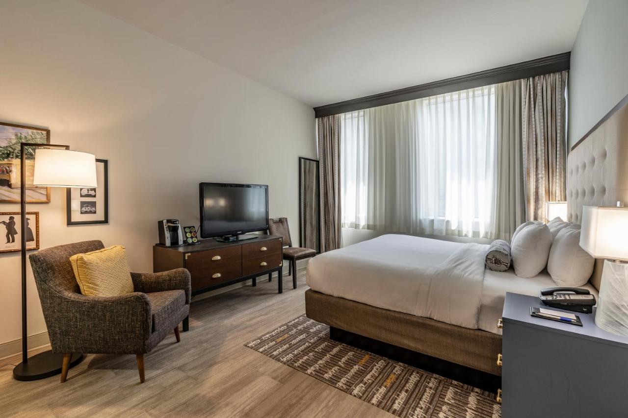 Standard King Room - Non-Smoking