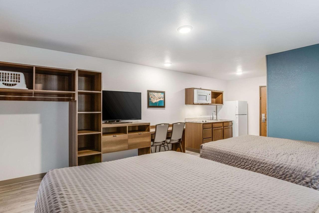 Standard Queen Room with Two Queen Beds - Non-Smoking