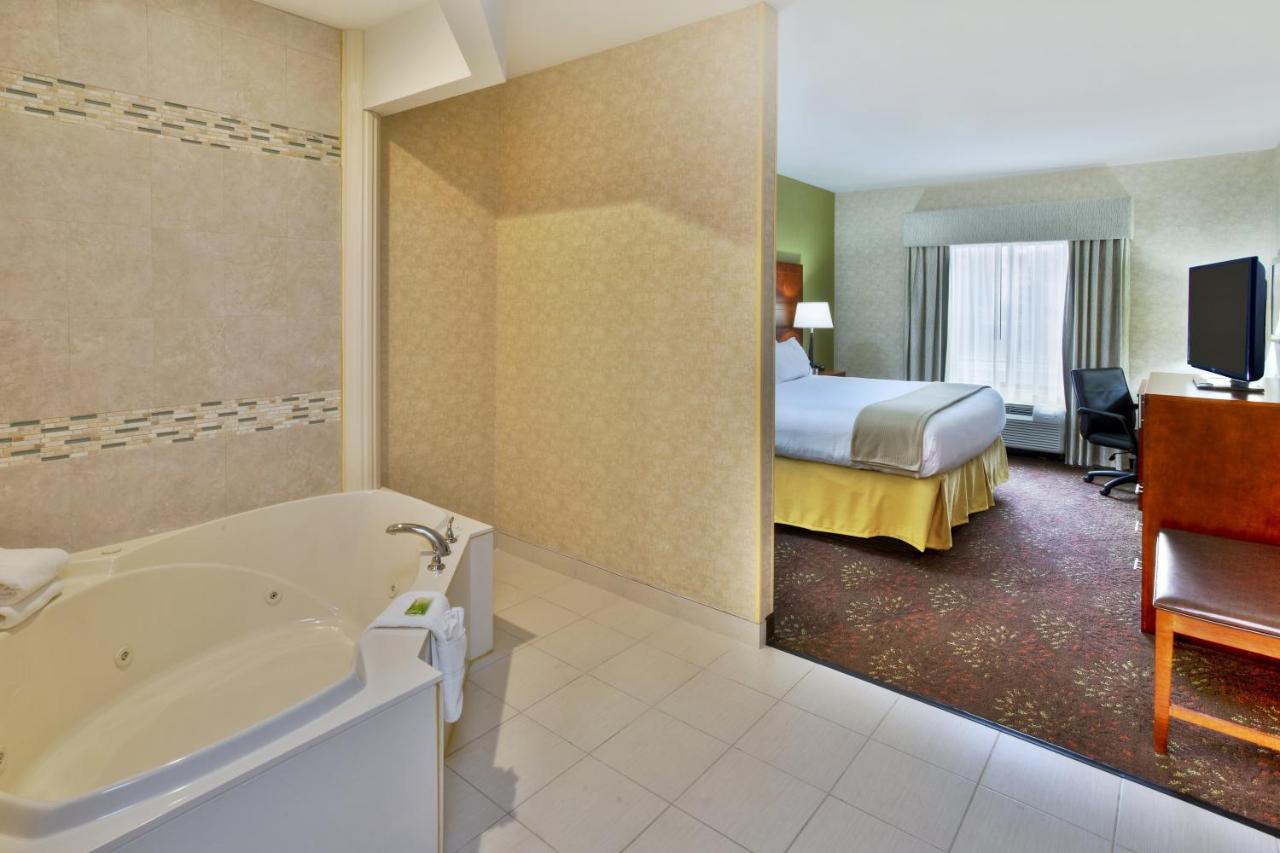 King Room with Spa Bath