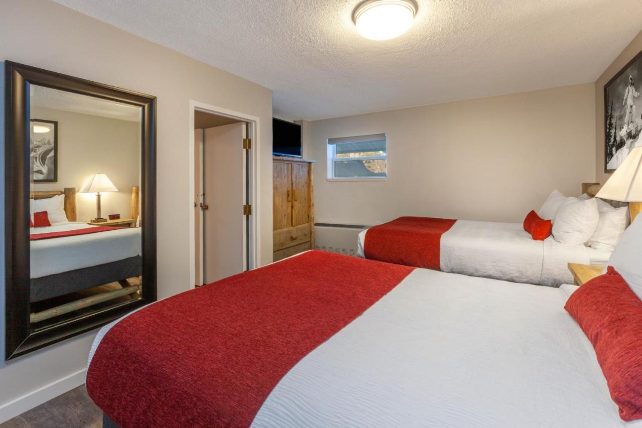 Double Room with Two Double Beds - Non-Smoking