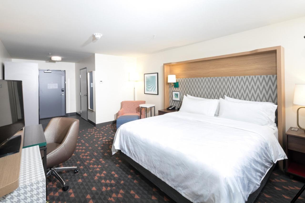 Deluxe King Room - Hearing Accessible 