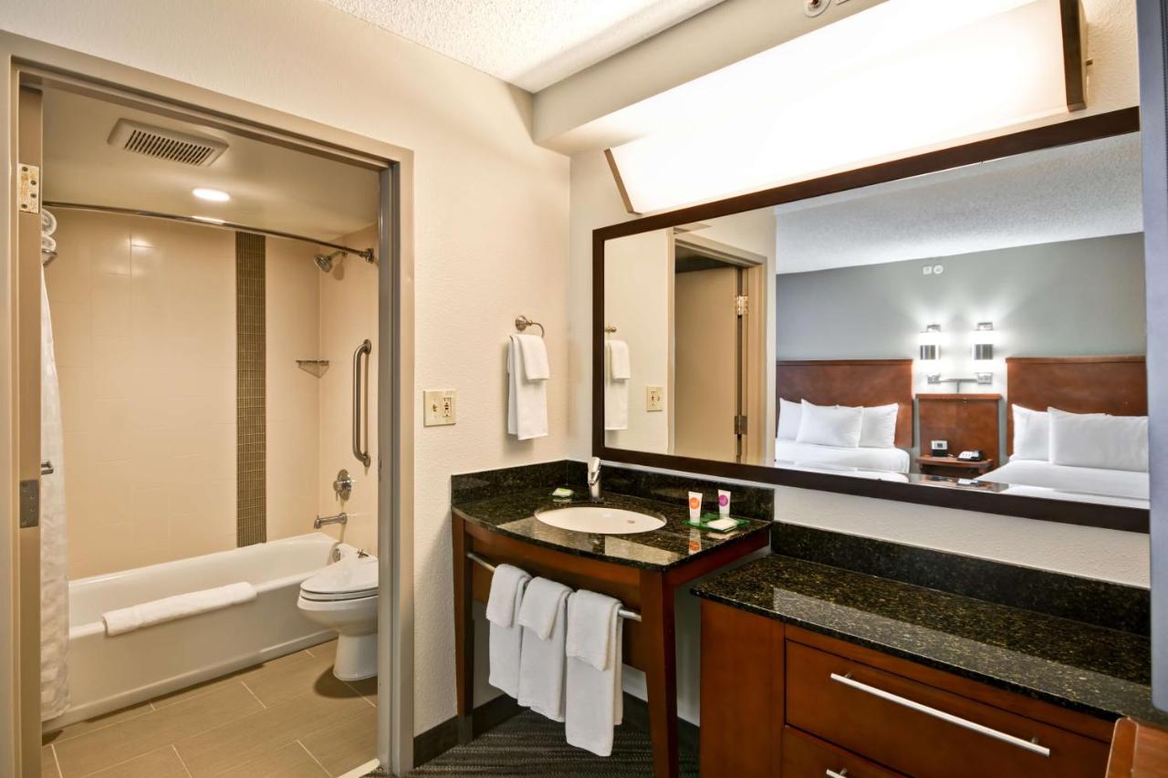 King Room with Bathtub - Disability Access