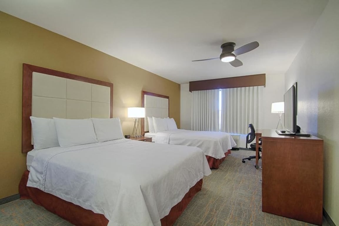 2 Queen Beds 1 Bedroom Suite2 options