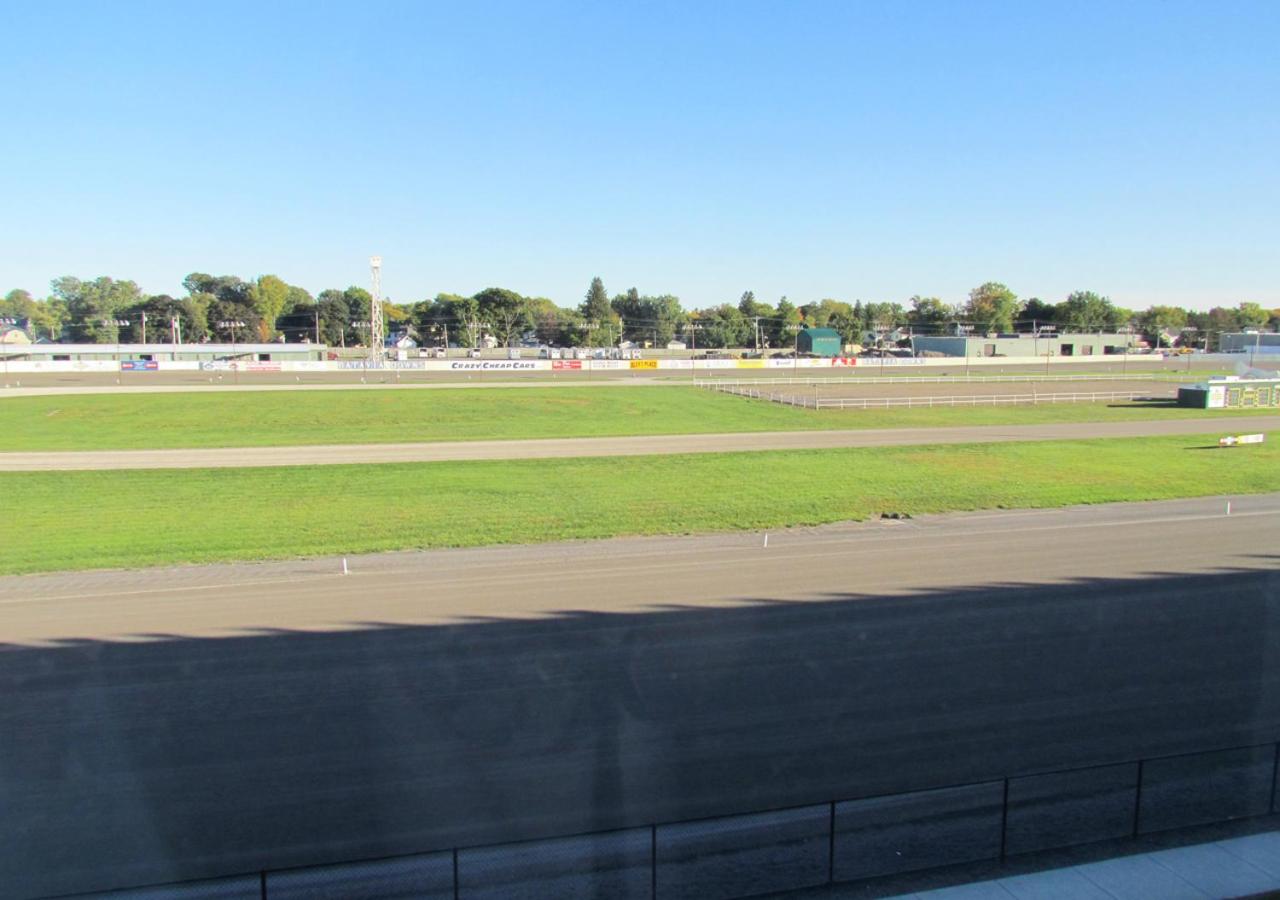 King Suite Track View