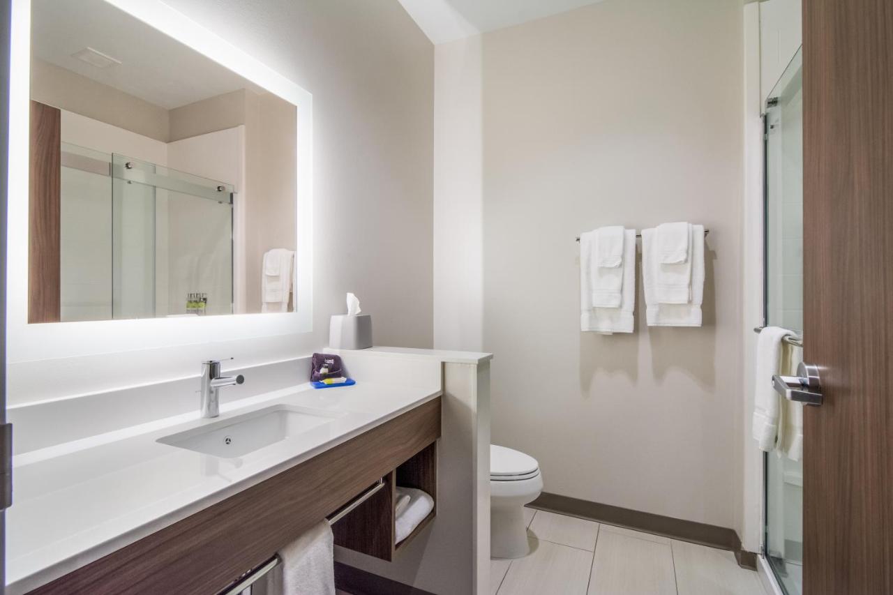 King Room - Hearing Accessible/Non-Smoking
