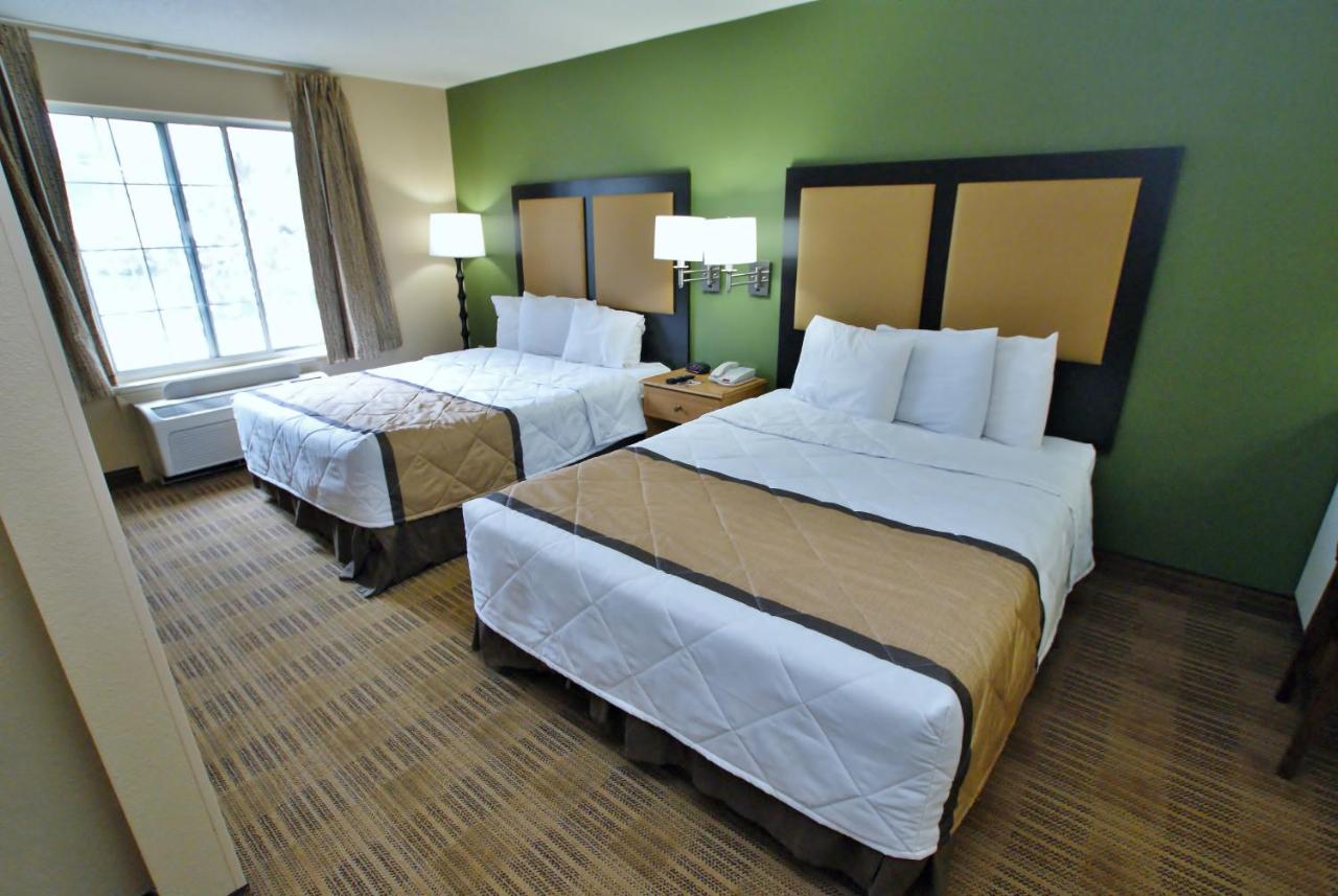 Studio with 2 Queen Beds - Non-Smoking