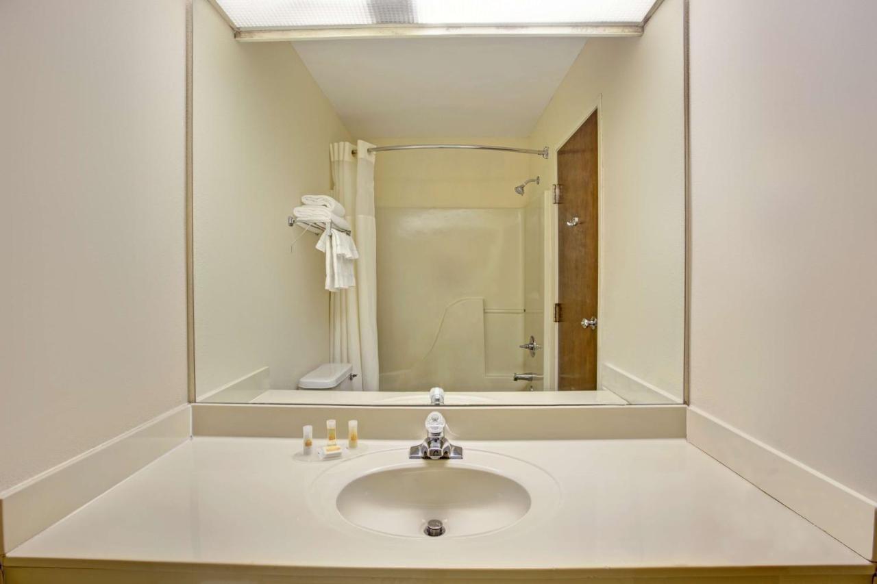 Deluxe Double Room with Two Double Beds - Non-Smoking