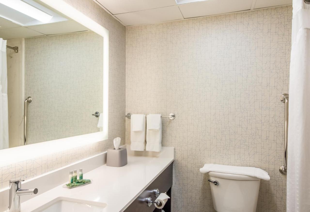 Standard King Room - Non-Smoking