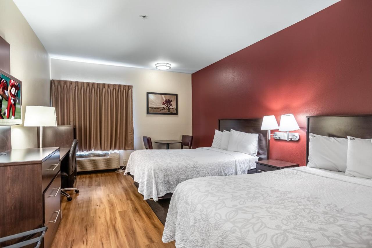 Deluxe Room with Two Double Beds Smoke Free