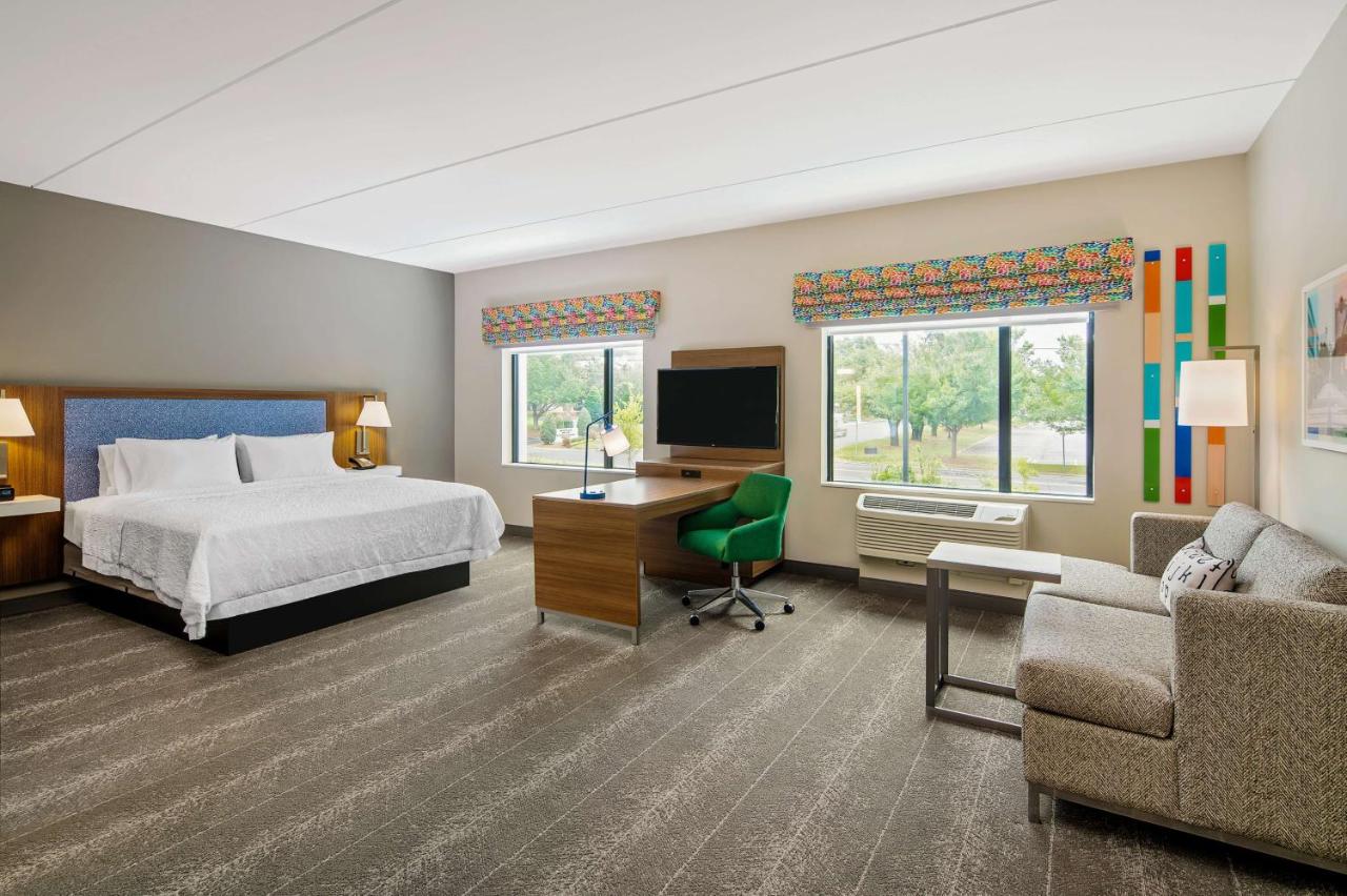 Queen Suite with Two Queen Beds - Hearing Accessible/Non-Smoking
