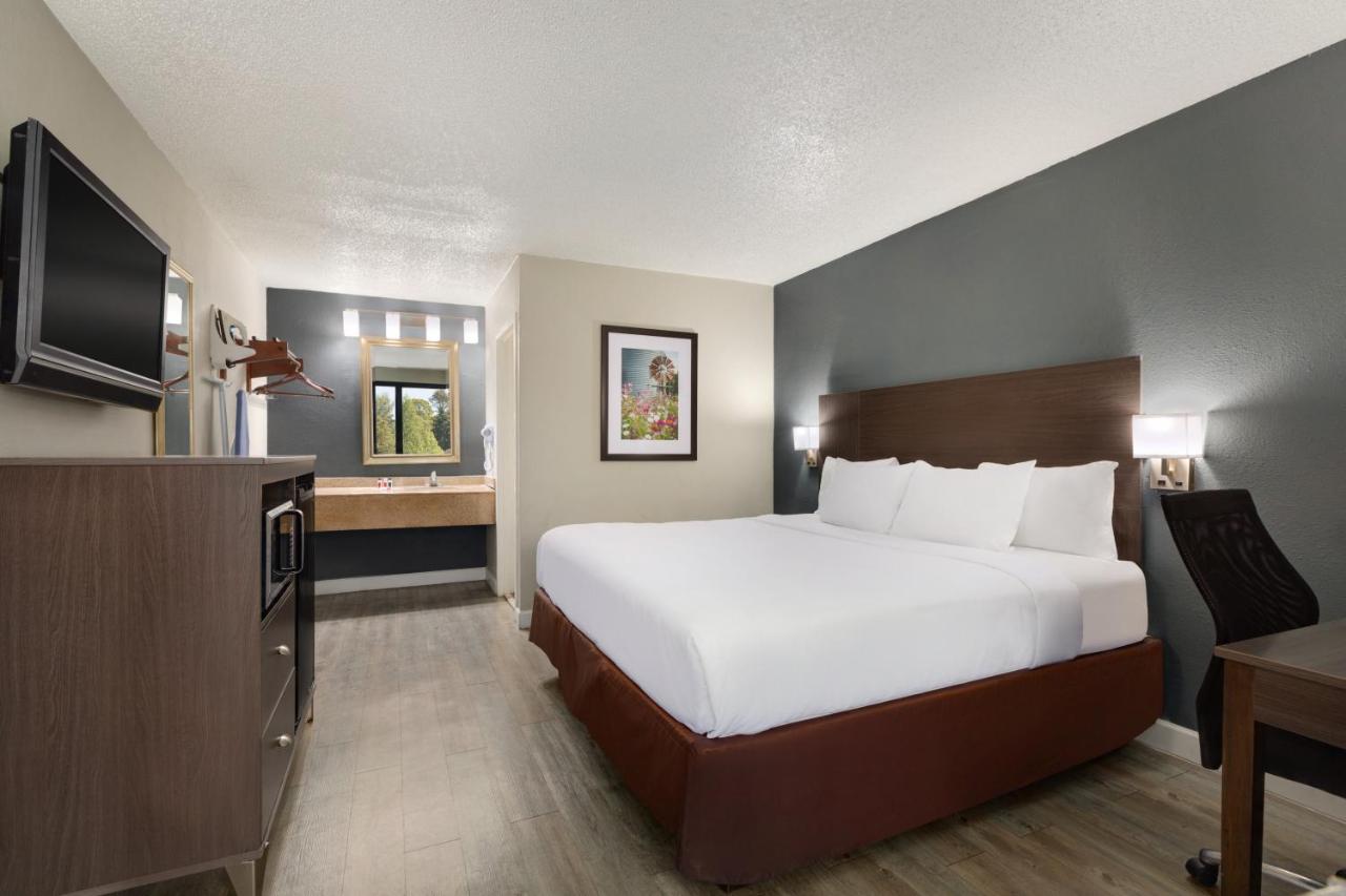 King Room - Mobility Access/Non-Smoking