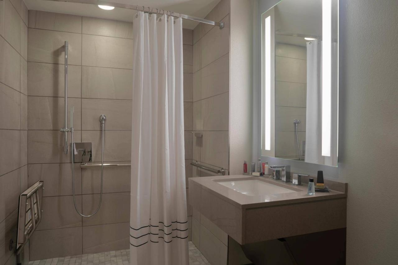 Newly Renovated Queen Room with Two Queen Beds - Concierge Lounge Access