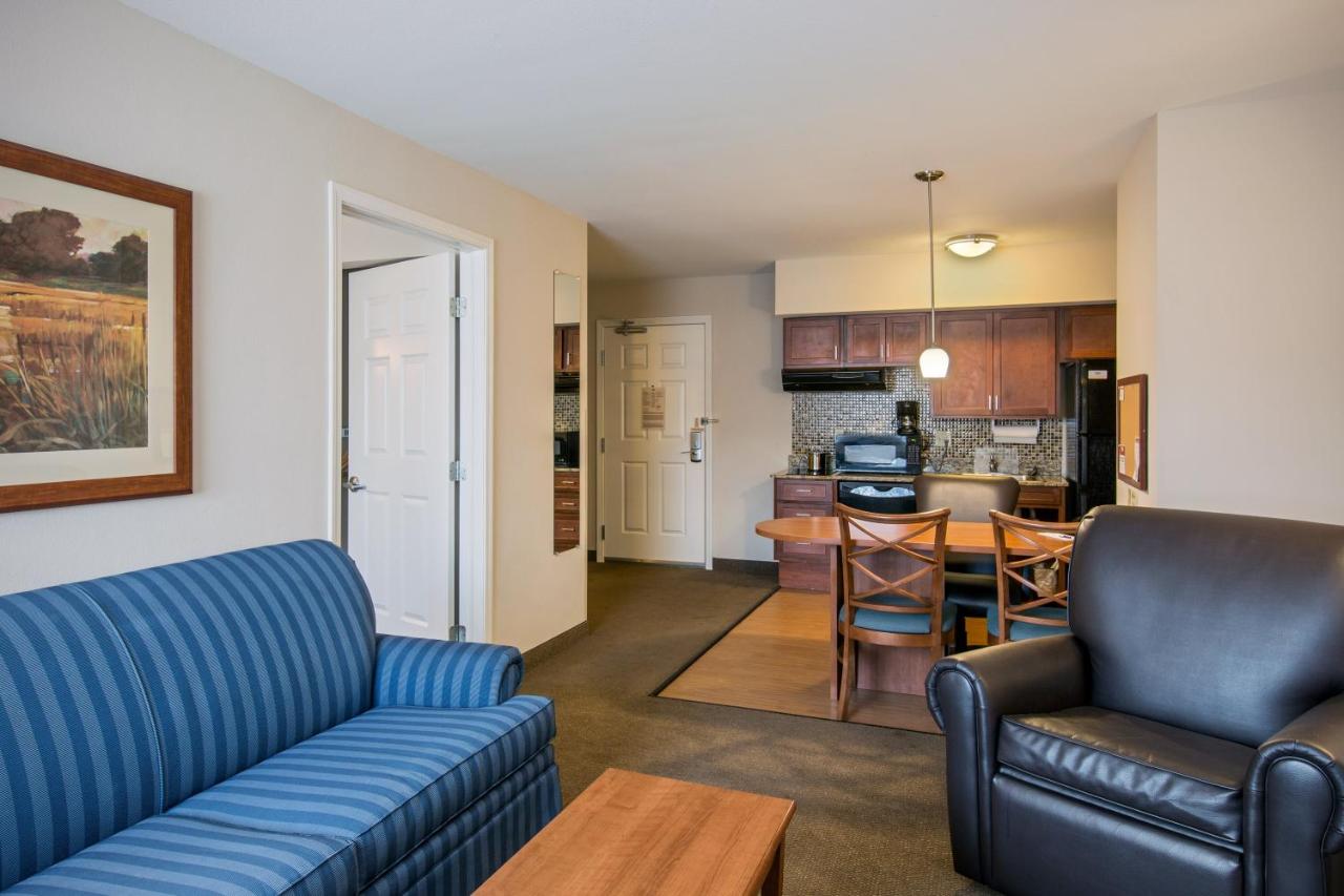 Queen Room with Bath Tub - Disability Access/Non-Smoking 