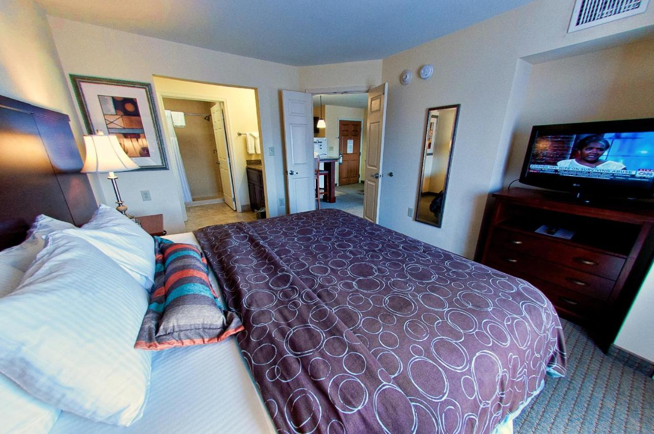 One-Bedroom King Suite