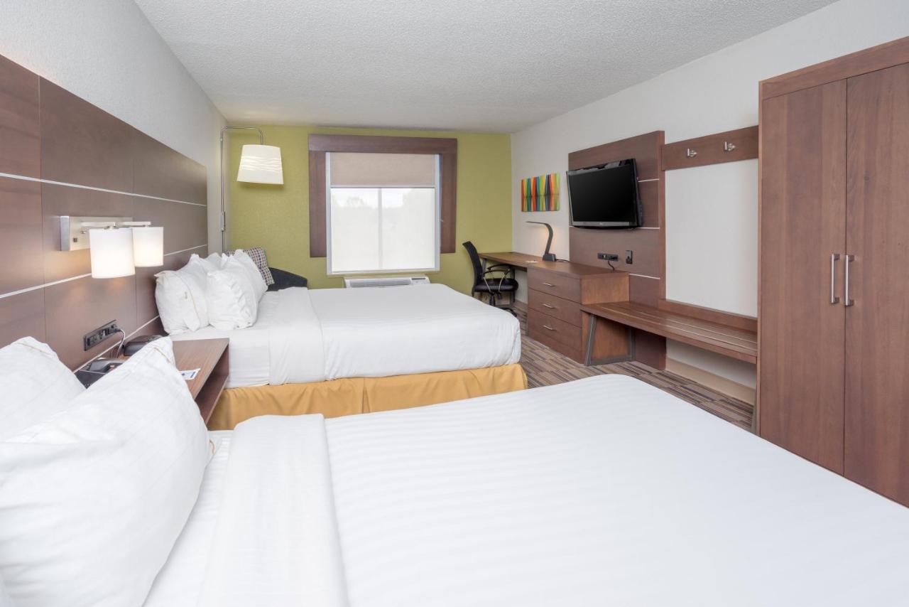 Oversized Queen Room with Two Queen Beds - Non-Smoking