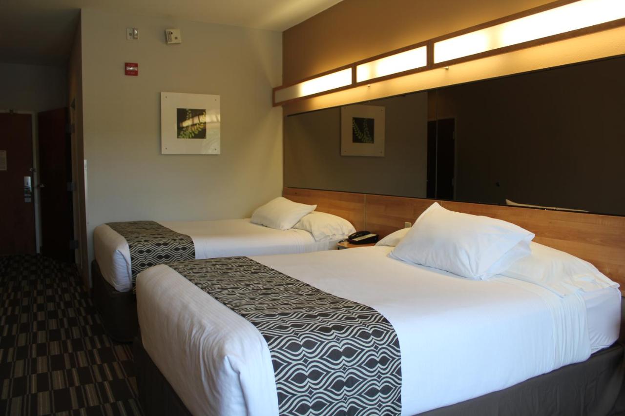 Queen Room with Two Queen Beds - Disability Access/Non-Smoking