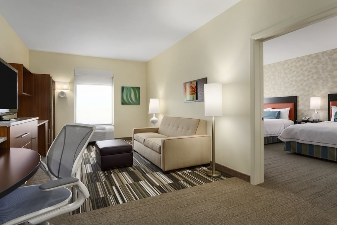 2 Queen Beds 1 Bedroom Suite2 options