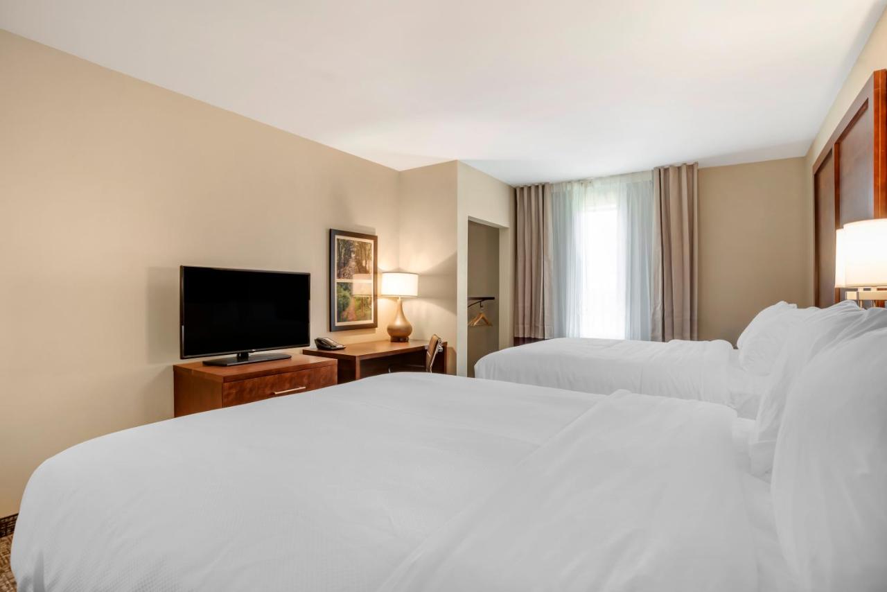 Standard Queen Room with Two Queen Beds - Non-Smoking