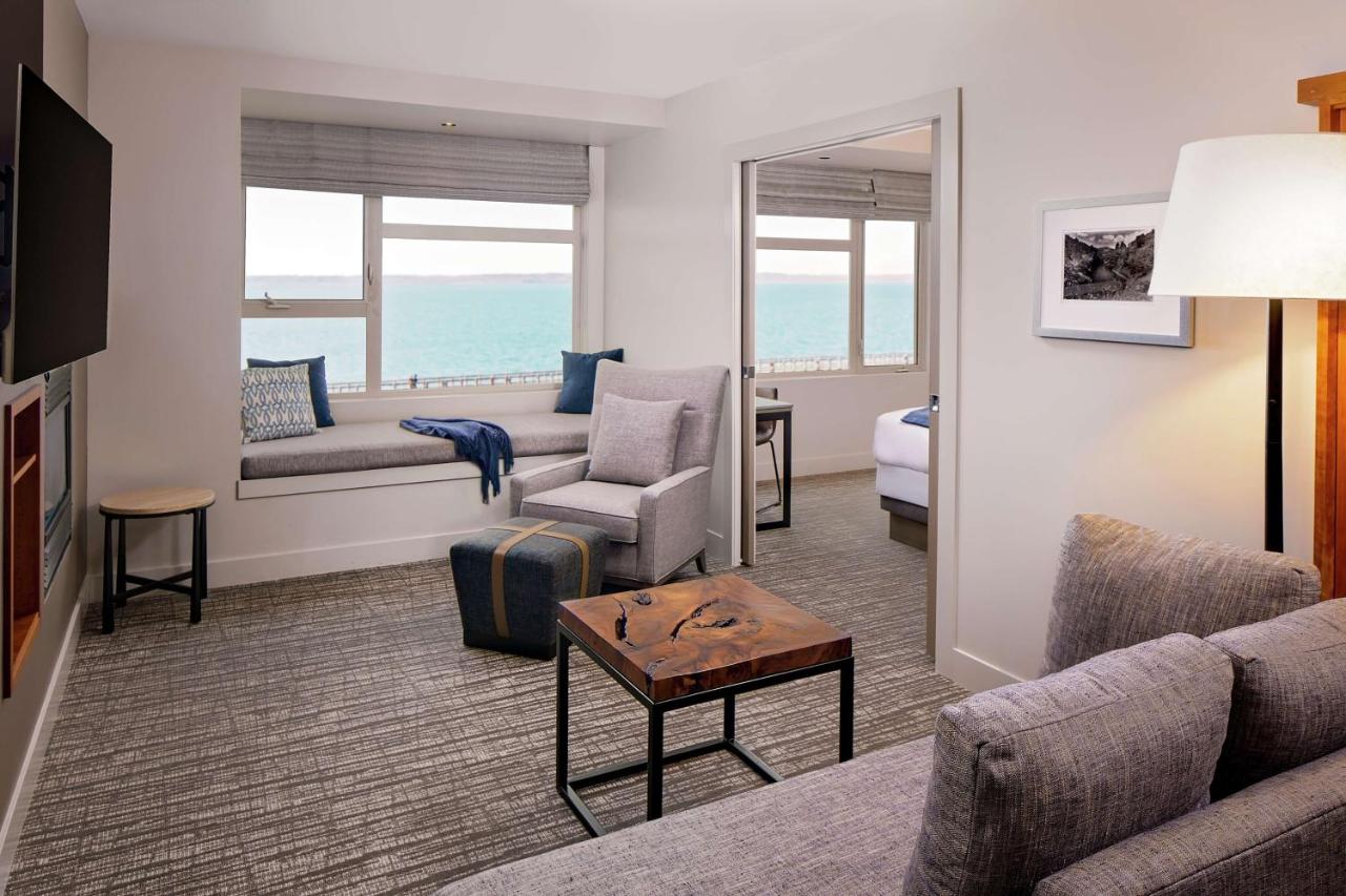 One-Bedroom King Suite with Bay View