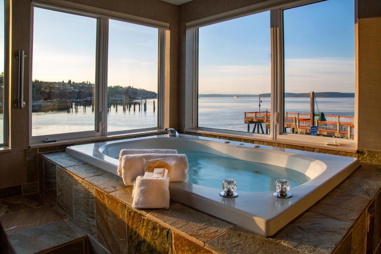 Premier King Room with Spa Bath and Bay View