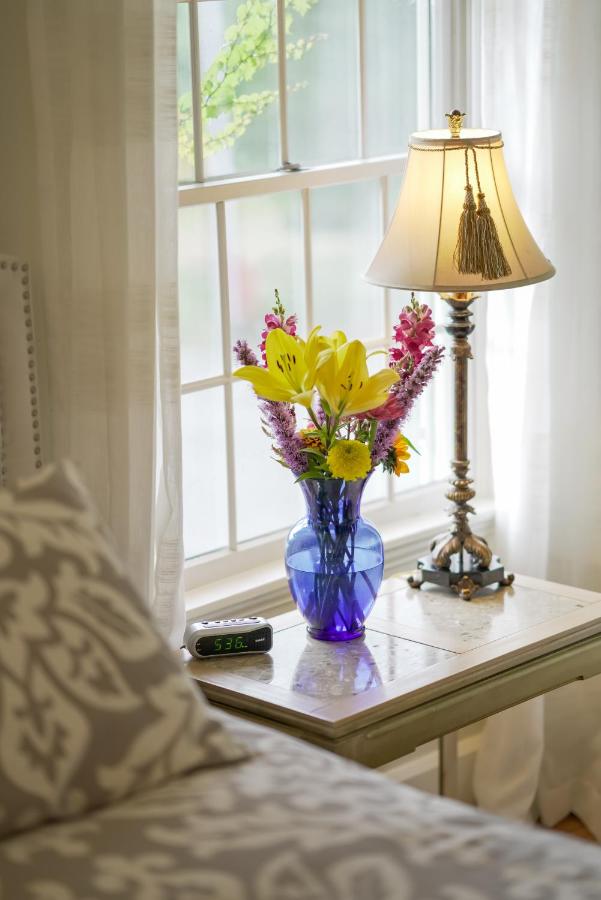 King Suite with Garden View (Garden)